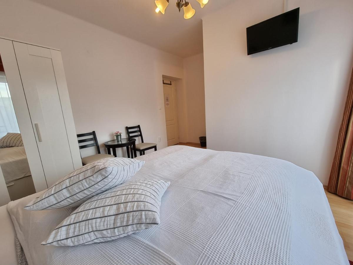 Abigel Vendeghaz Hotell Miskolc Exteriör bild