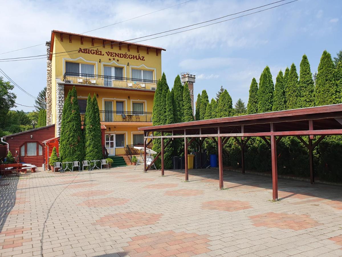 Abigel Vendeghaz Hotell Miskolc Exteriör bild