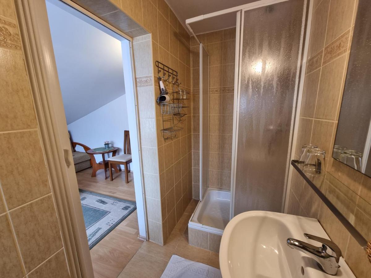 Abigel Vendeghaz Hotell Miskolc Exteriör bild