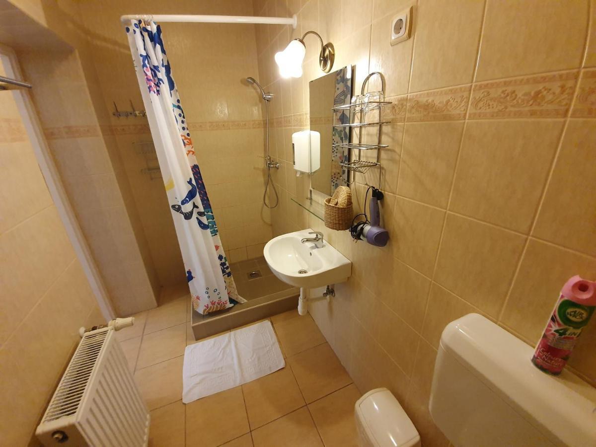 Abigel Vendeghaz Hotell Miskolc Exteriör bild